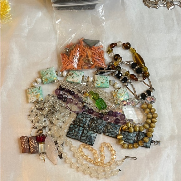 Craft Bead Bag Lot Broken bracelets and strands - Picture 2 of 9